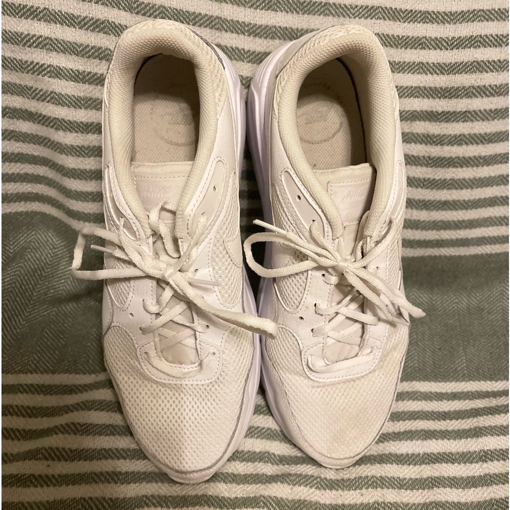 Nike White on‎ White Sneakers Size 11 - Picture 2 of 4